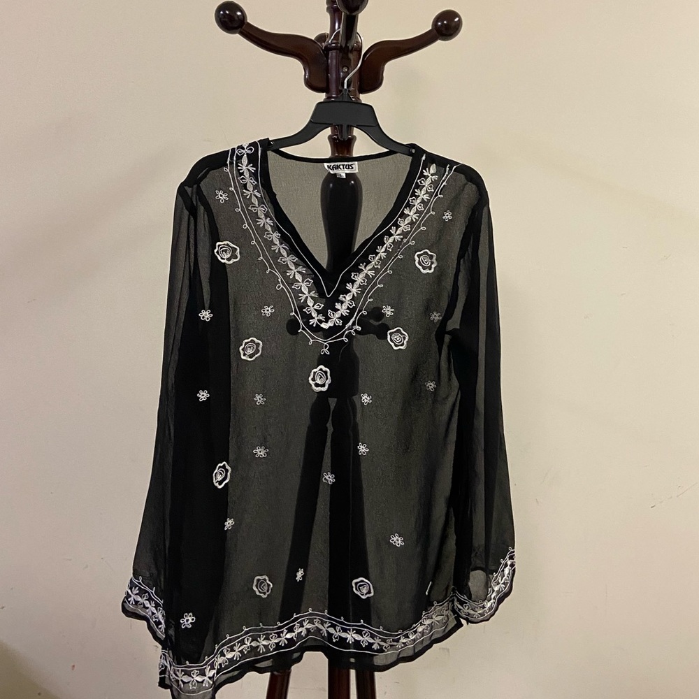 Kaktus Women’s sheer black embroidered tunic top size Large
